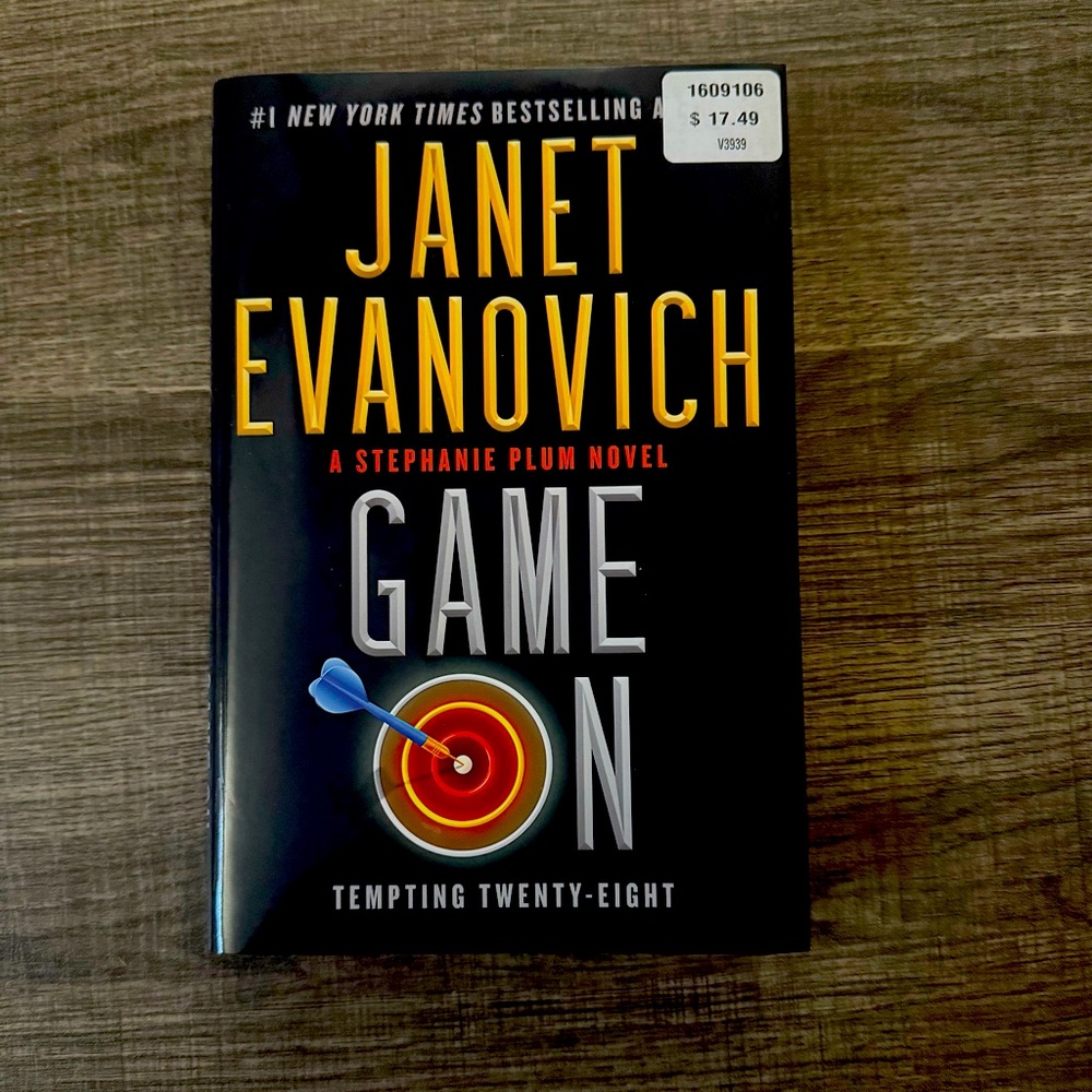Game On : Tempting Twenty-Eight by Janet Evanovich (2021, Hardcover)